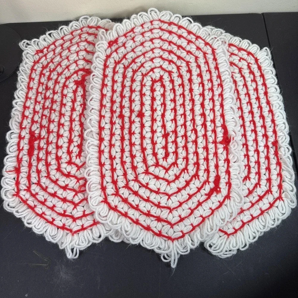 Vintage Hand-Crocheted Placemats Set‎ of 4 Red & White Oval 18